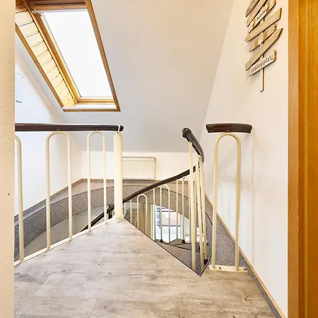 Haus Muehlentrift 06 *